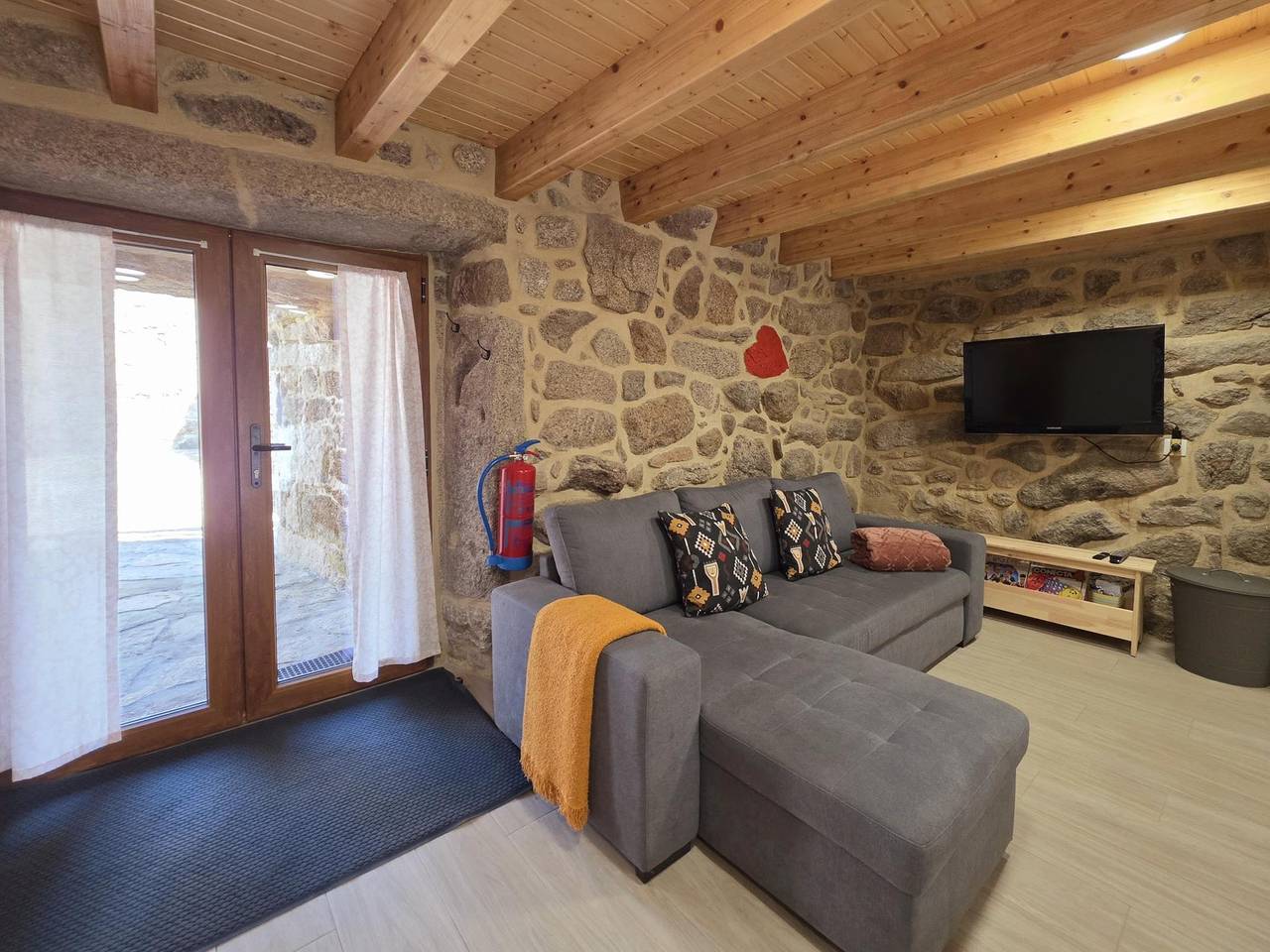 Casa Coração de Dorna | Castro Laboreiro | Parque Nacional Peneda-Gêres in Castro Laboreiro e Lamas de Mouro, Parque Nacional da Peneda-Gerês