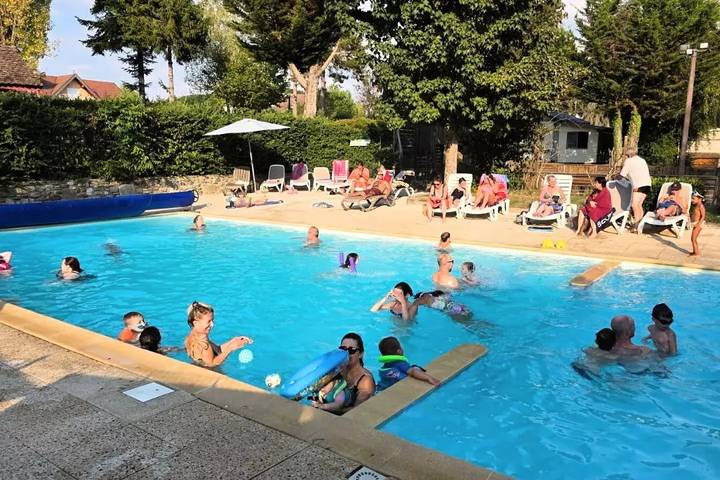 Camping für 6 Personen, mit Terrasse und Pool, mit Haustier in Französische Alpen - 2