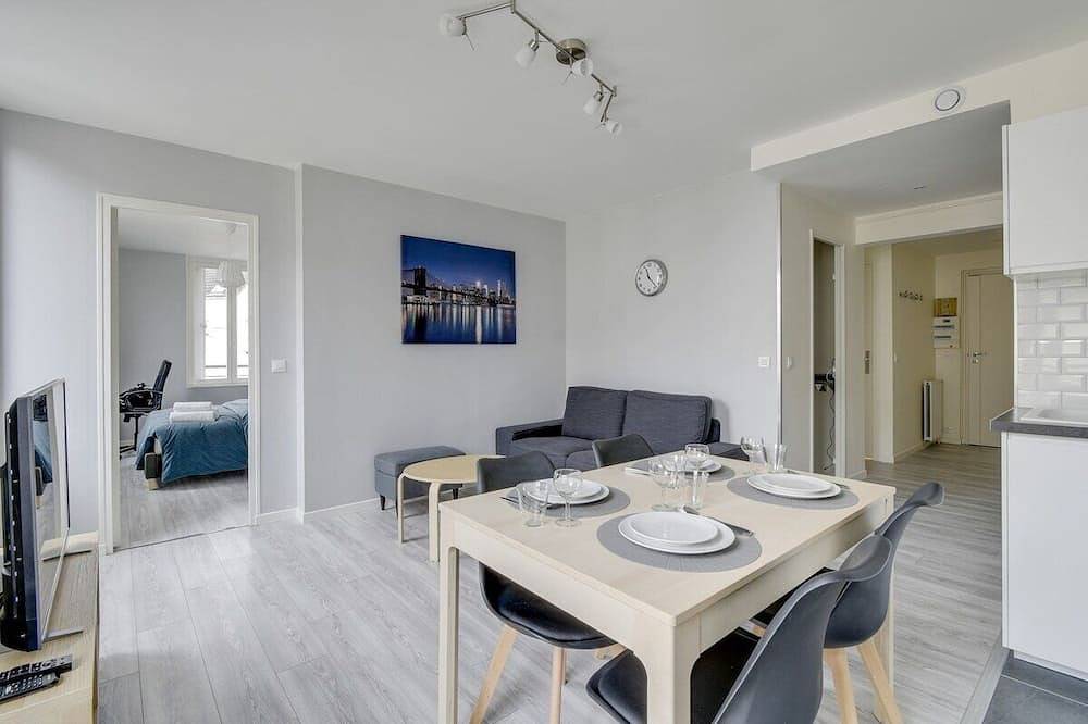 Entire apartment, Chic and Spacious Apart With Parking in Cergy, Val-d'Oise