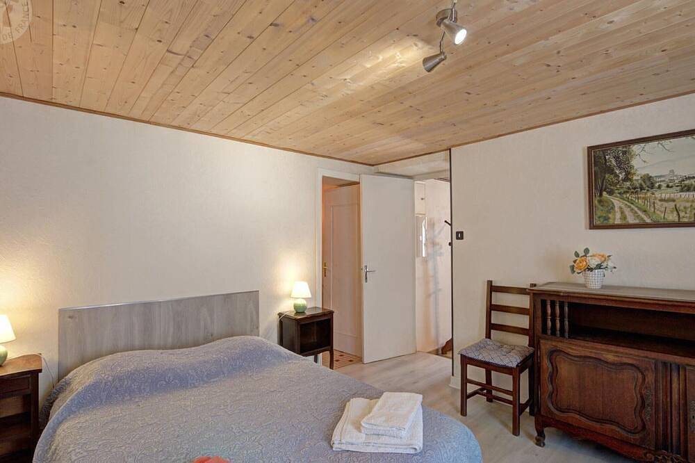 Gîte chaleureux avec animaux admis et wifi à Saint-Jean-la-Vêtre in Saint-Jean-la-Vêtre, Montbrison