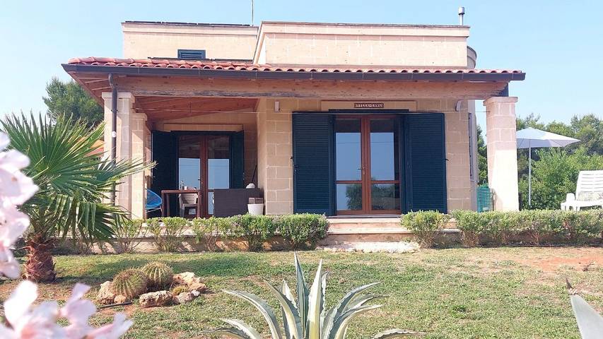 Maison de vacances pour 6 personnes, avec terrasse et jardin à Manduria