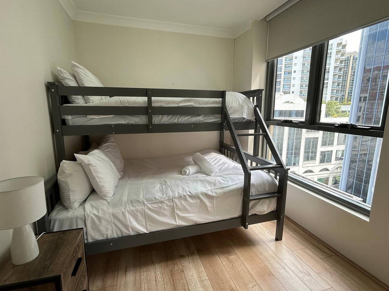 Entire apartment, Lovely 2Bed Apt in the heart of Cbd with parking in Haymarket (Sydney), Sydney