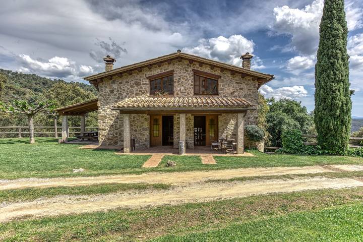 Casa rural para 10 personas, con jardín, Se admiten mascotas en Pla de l'Estany - 3
