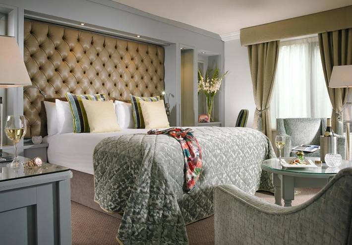Hôtel pour 2 personnes, avec piscine et jacuzzi ainsi que sauna et jardin