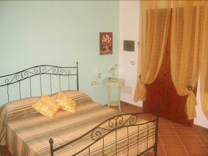 Chambre d’hôte pour 3 personnes, avec vue et piscine ainsi que bassin pour enfant et jardin, animaux acceptés à Castelsardo - 3
