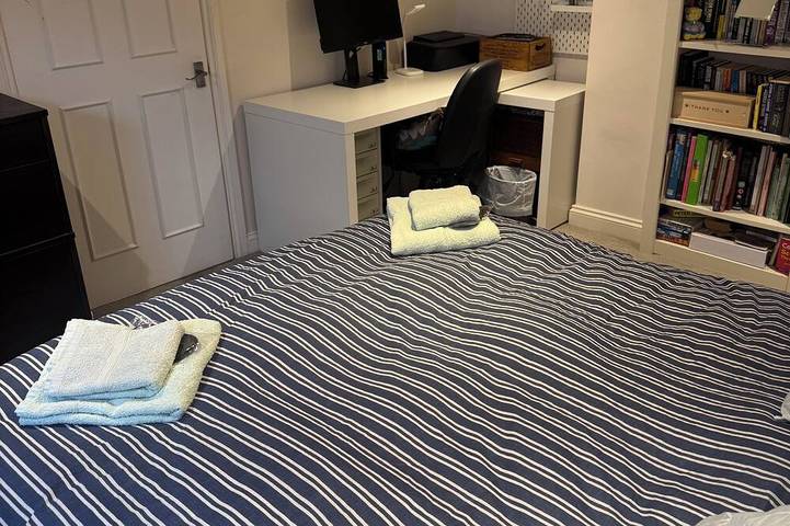 Georgian 4 bed historic house,100m City Centre w/ garden & private parking in Hertfordshire