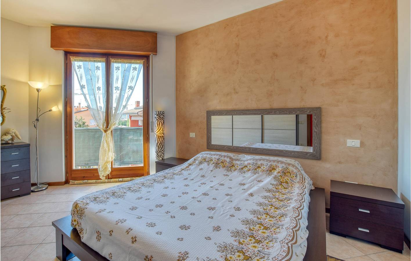 Appartement de vacances entier, Charmant appartement au bord de l'eau avec climatisation et parking in Bussolengo, Montagnes autour du lac de Garde
