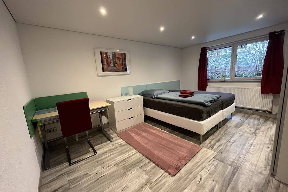Ganze Wohnung, 90 m2 Wohnung mit 2 Schlafzimmer, Terasse & Garten in Bad Friedrichshall, Kurpfalz