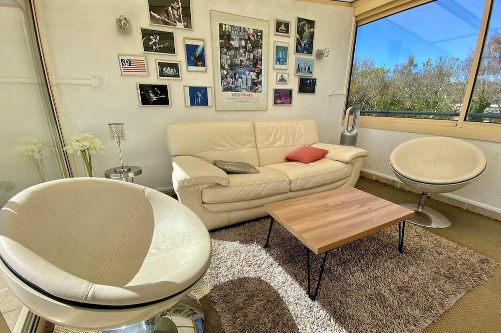 Entire apartment, L'Évéa Rooftop in Le Relecq-Kerhuon, Brest region