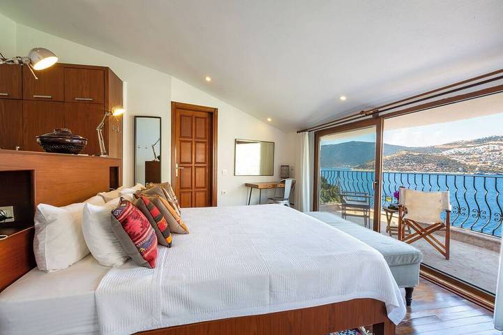 Private Luxusvilla direkt am Meer in prestigeträchtiger Lage, neu auf dem Markt! in Kaş, Provinz Antalya