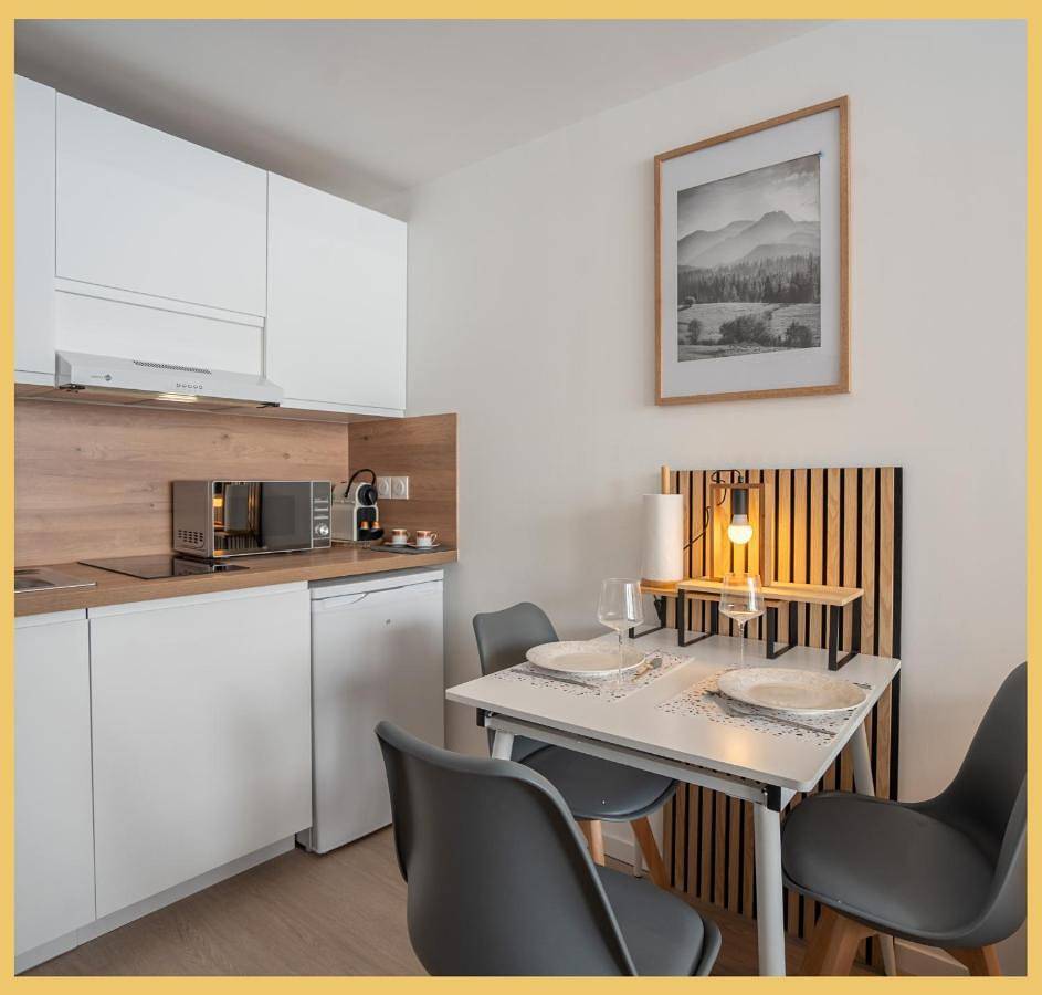Appartement entier, Studio Apartment in Viuz-en-Sallaz, Région de Bonneville