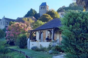 Location de vacances pour 6 personnes, avec terrasse et jardin à Marnac