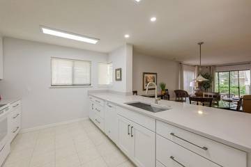 Villa for 9 Guests in Forest Beach, Beaufort County, Picture 3