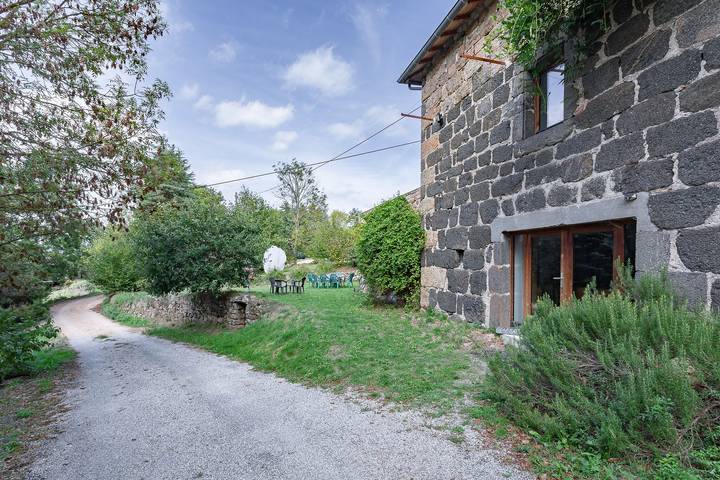 Country House 'La Gabbro' with Mountain View, Private Terrace and Wi-Fi in Saint-Barthélemy-Grozon, Tournon-sur-Rhône region