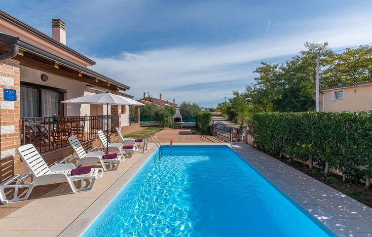 Ferienhaus für 6 Personen, mit Balkon/Terrasse und Garten sowie Pool in Nova Vas - 4