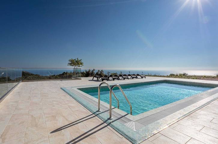 Villa für 10 Personen, mit Pool und Sauna sowie Garten in Montenegro - 3