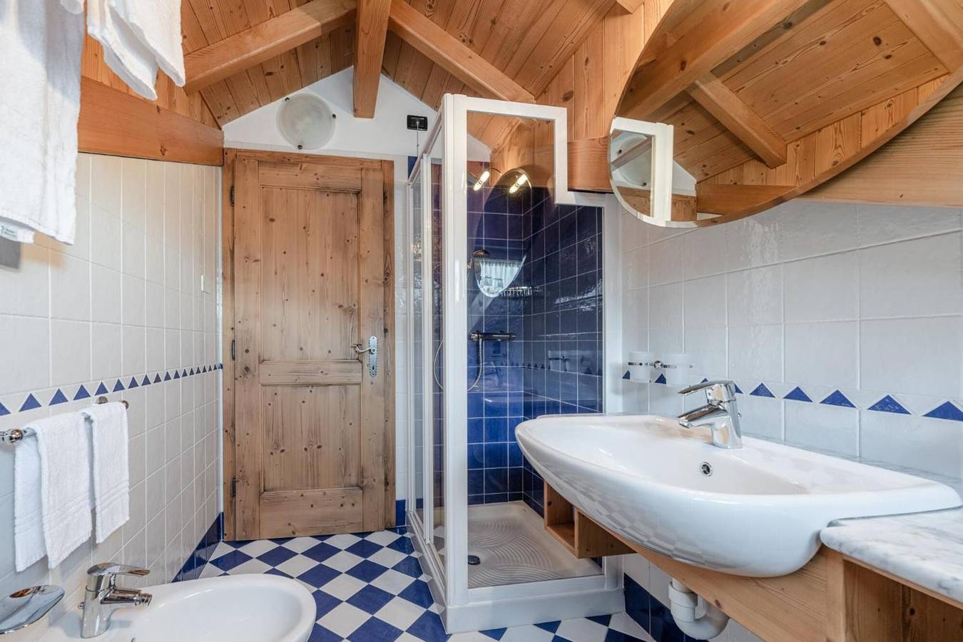Appartamento intero, Appartamento 'Maso Margherita - Brögli' con Vista Montagna, Balcone e Wi-Fi in Almazzago, Alpi dell'Adamello e della Presanella