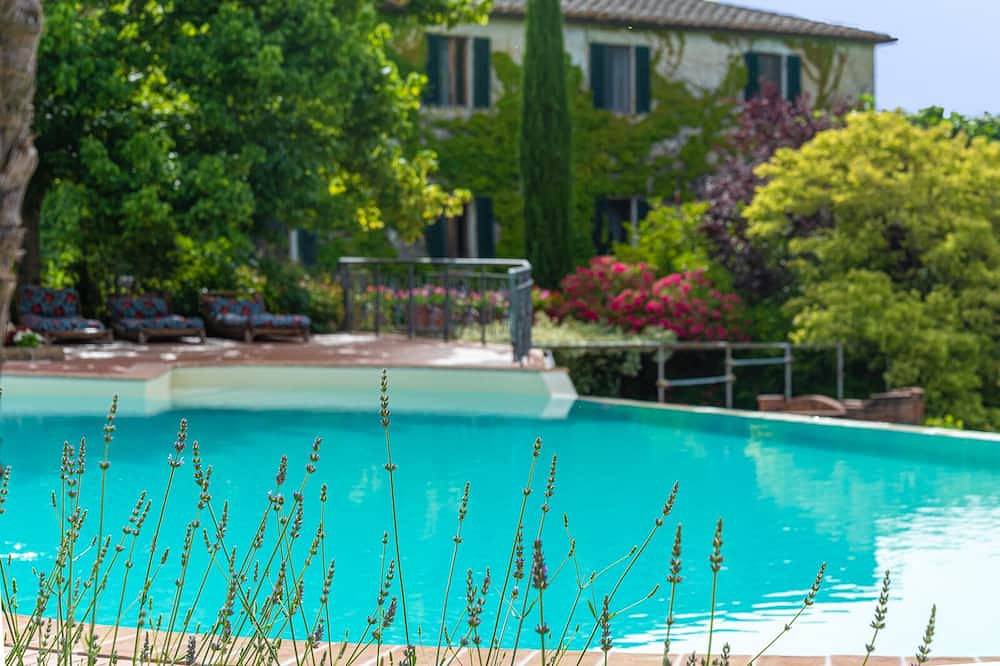 Hel lägenhet, Crevole Apartment in a Historic Estate near Siena with swimmingpool in Murlo, Siena provins
