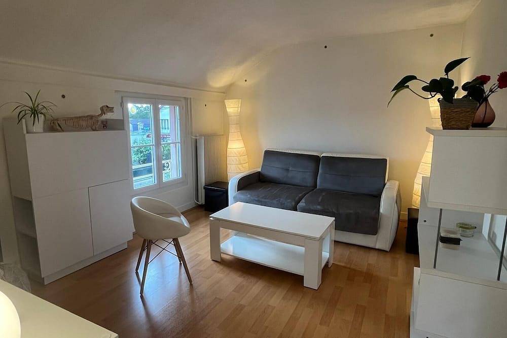 Apartamento entero, Furnished apartment Fin d'Oise - Quiet neighborhood (200m Rer A / Sncf train station) in Conflans-Sainte-Honorine, Yvelines