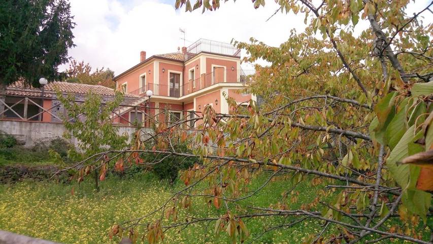 Location de vacances pour 6 personnes, avec jardin et vue à Milo - 4