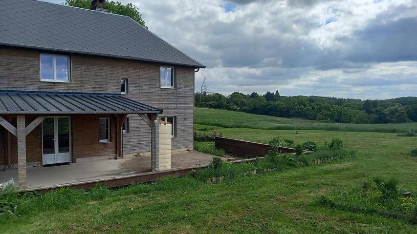 Location de vacances pour 6 personnes, avec terrasse ainsi que jardin et vue, animaux acceptés dans Sainte-Marguerite-des-Loges - 2