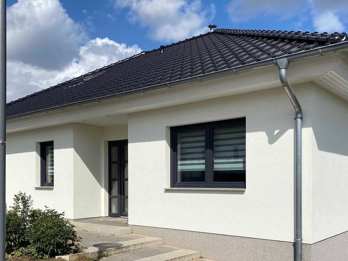 Ferienwohnung für 2 Personen, mit Balkon und Terrasse sowie Ausblick in Neubrandenburg