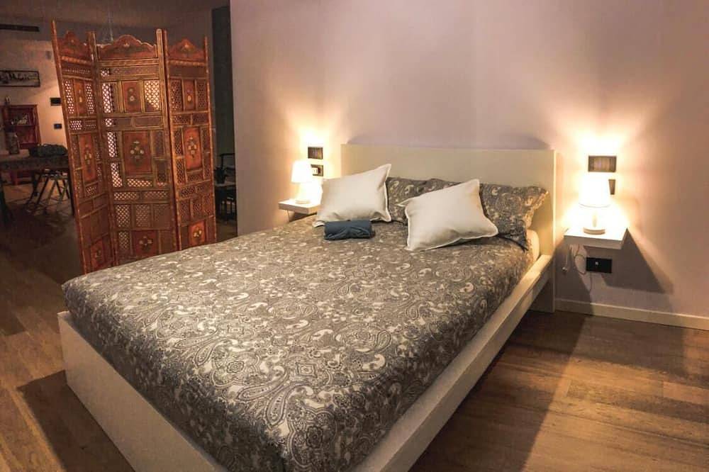 Entire apartment, Rita House. in Brescia, Garda Mountains