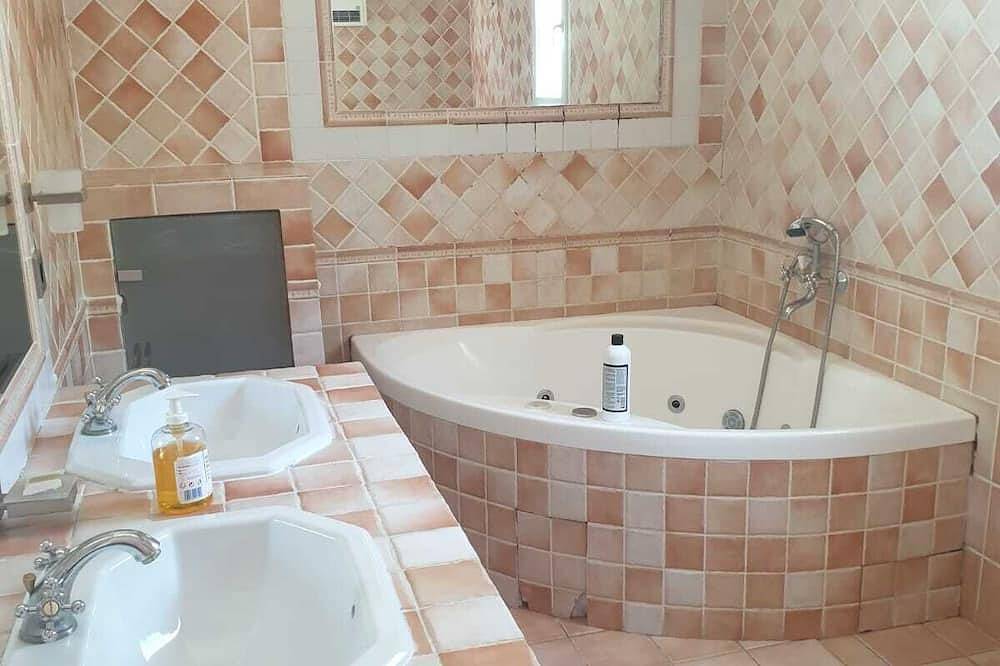 Villa, Piscine Privée ! in Marseille, Mediterranean Coast (France)
