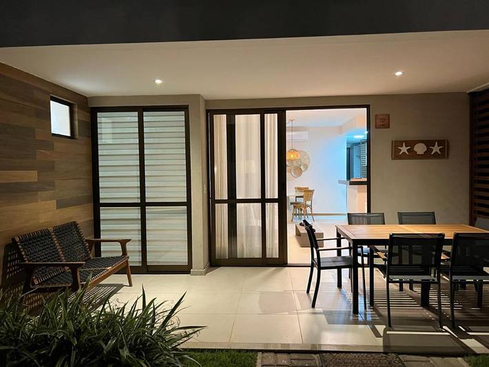 Casas e apartamentos de temporada para 7 pessoas, com piscina e vista e ainda jardim em Barra de Pojuca