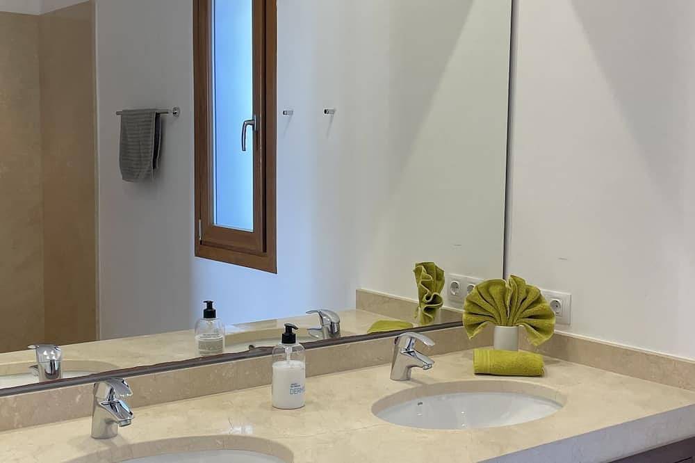 Dream Villa, Luxe Avec Grande Vue Sur La Mer; 4 chambres doubles, piscine, plage à proximité in Cala Murada, Manacor