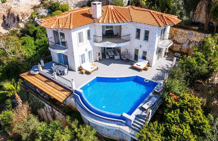 Ferienhaus für 6 Personen, mit Pool und Ausblick sowie Seeblick und Garten in der Türkei
