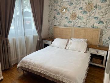 Location de vacances pour 7 personnes, avec terrasse à Issoudun