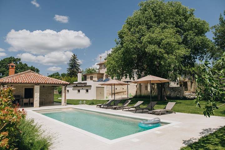 Ferienhaus für 4 Personen, mit Garten und Pool