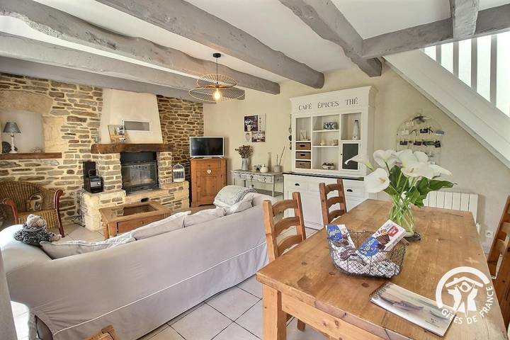 Gîte pour 4 personnes, avec Terrasse ainsi que Jardin et Piscine à Plouasne - 2