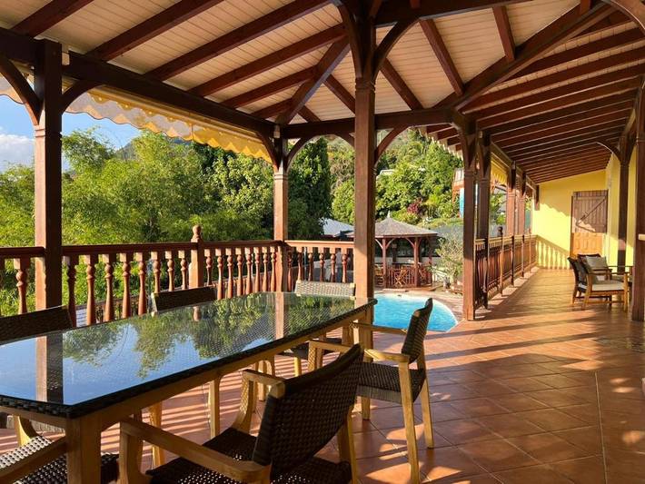 Location de vacances pour 10 personnes, avec vue ainsi que jardin et piscine, adapté aux familles à Vieux-Fort - 4