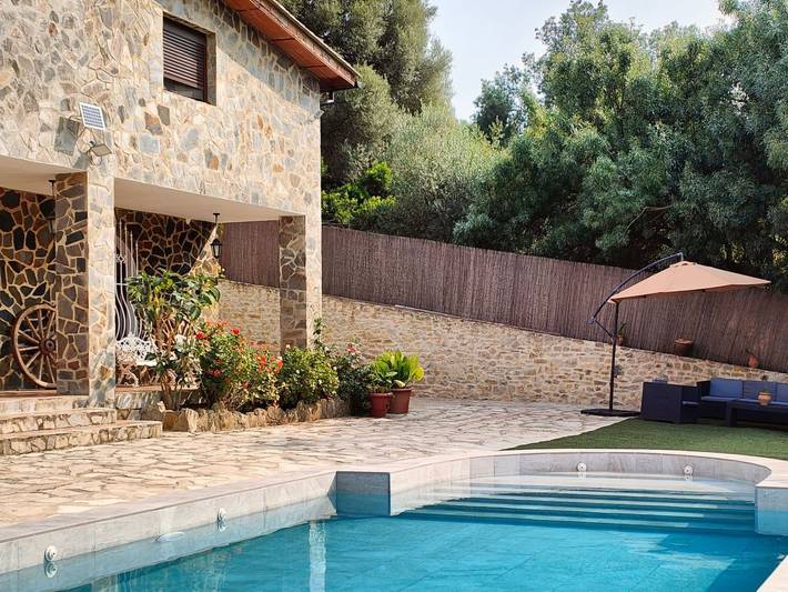 Casa rural para 10 personas, con terraza además de piscina y jardín en Ubrique - 2