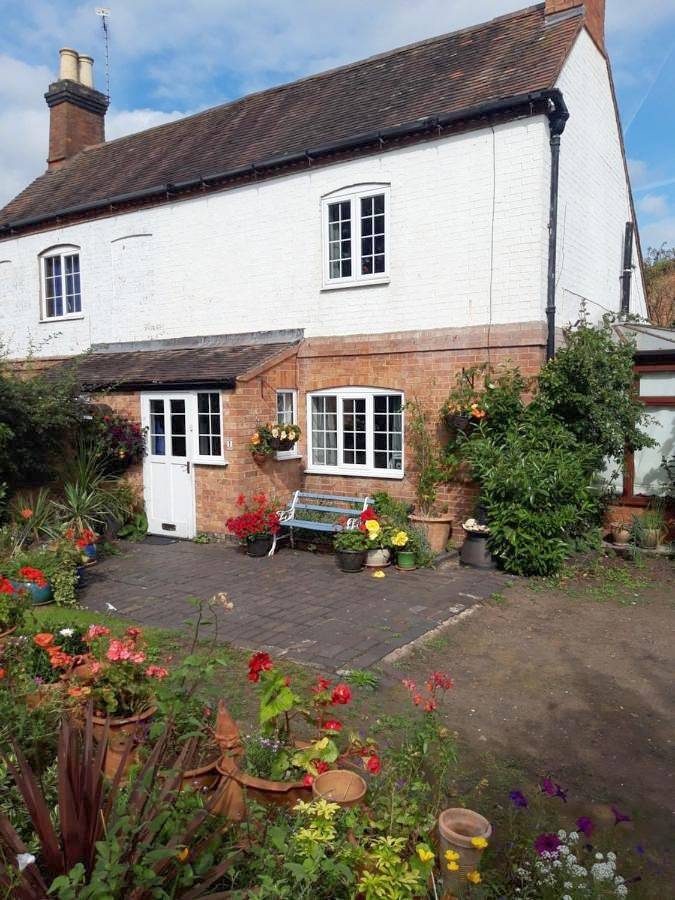 Family Room with Garden View in Coventry, Birmingham Area