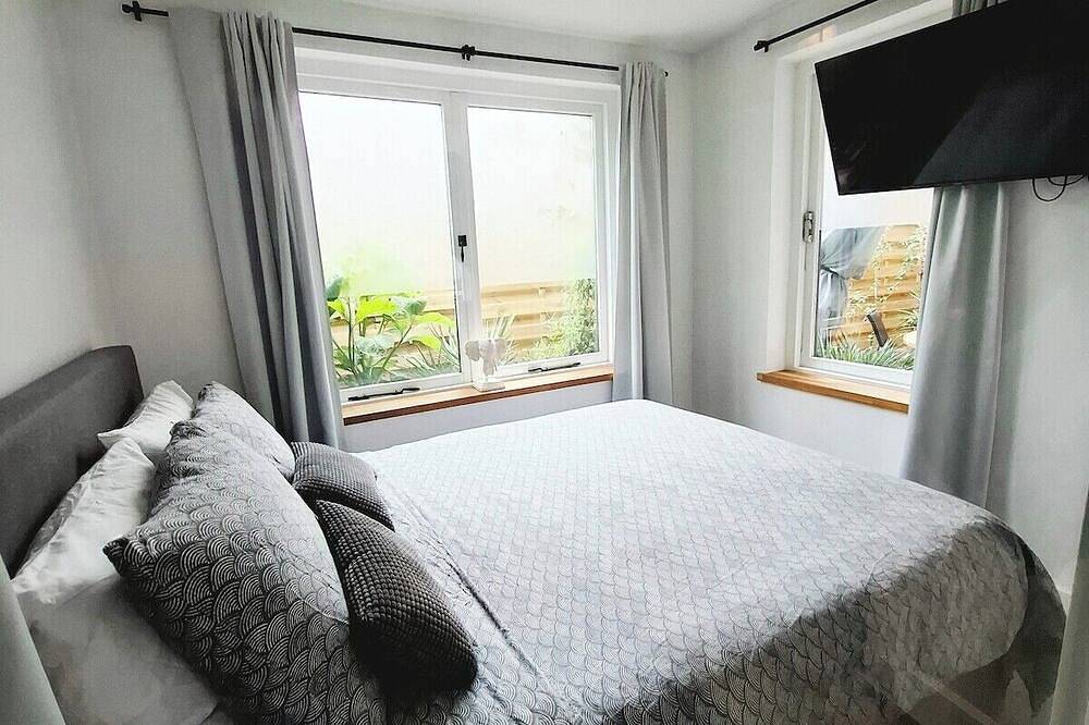 Appartement entier, Canal apartment + garden + Bbq ~ 10mins walk to center in Haarlem, Mer du Nord Pays-Bas