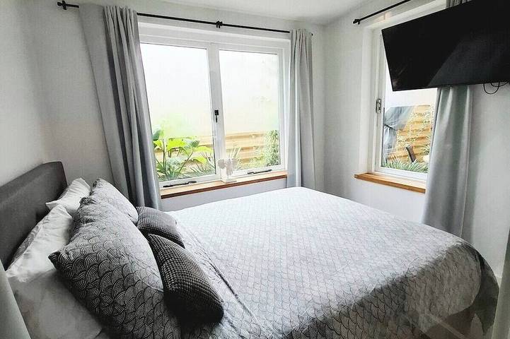 Appartement entier, Canal apartment + garden + BBQ ~ 10mins walk to center in Haarlem, Mer du Nord Pays-Bas