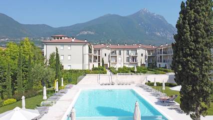 Ferienwohnung für 4 Personen, mit Balkon und Seeblick sowie Pool und Garten in Toscolano-Maderno