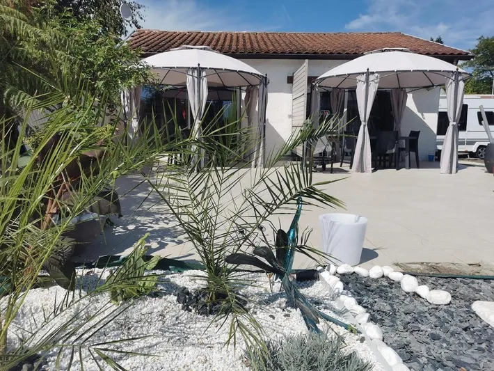Apartamento de vacaciones para 4 personas, con piscina además de vistas y jardín - 1
