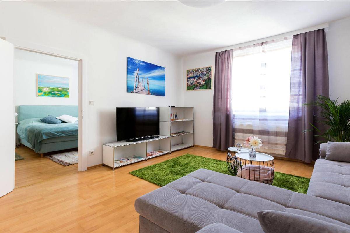 Entire apartment, Apartment Rudolfspark Check in 15h to 22h only in Vienna City Center, Vienna