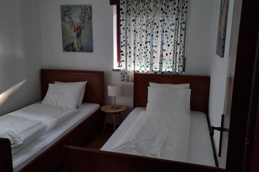 Quinta da Gandarela. in U.F Tarouca e Dálvares, Vale do Douro