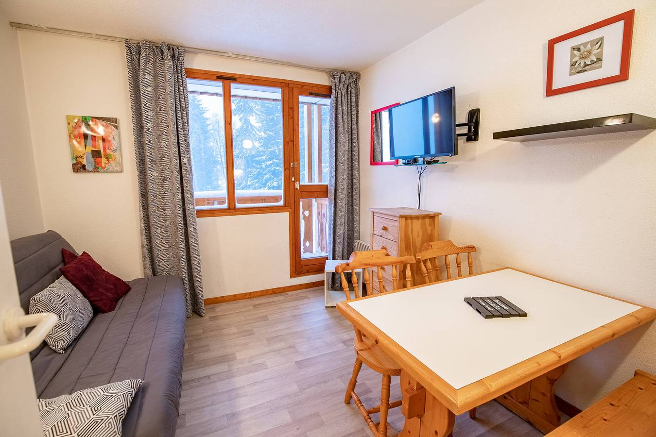 Ganzes Studio, Studio with nice view on the Vanoise National Park in Valfréjus, Modane
