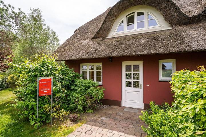 Strandhaus für 5 Personen, mit Terrasse und Garten sowie Ausblick in Ahrenshoop