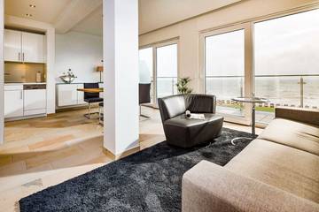 Ferienwohnung für 2 Personen, mit Balkon und Seeblick in 