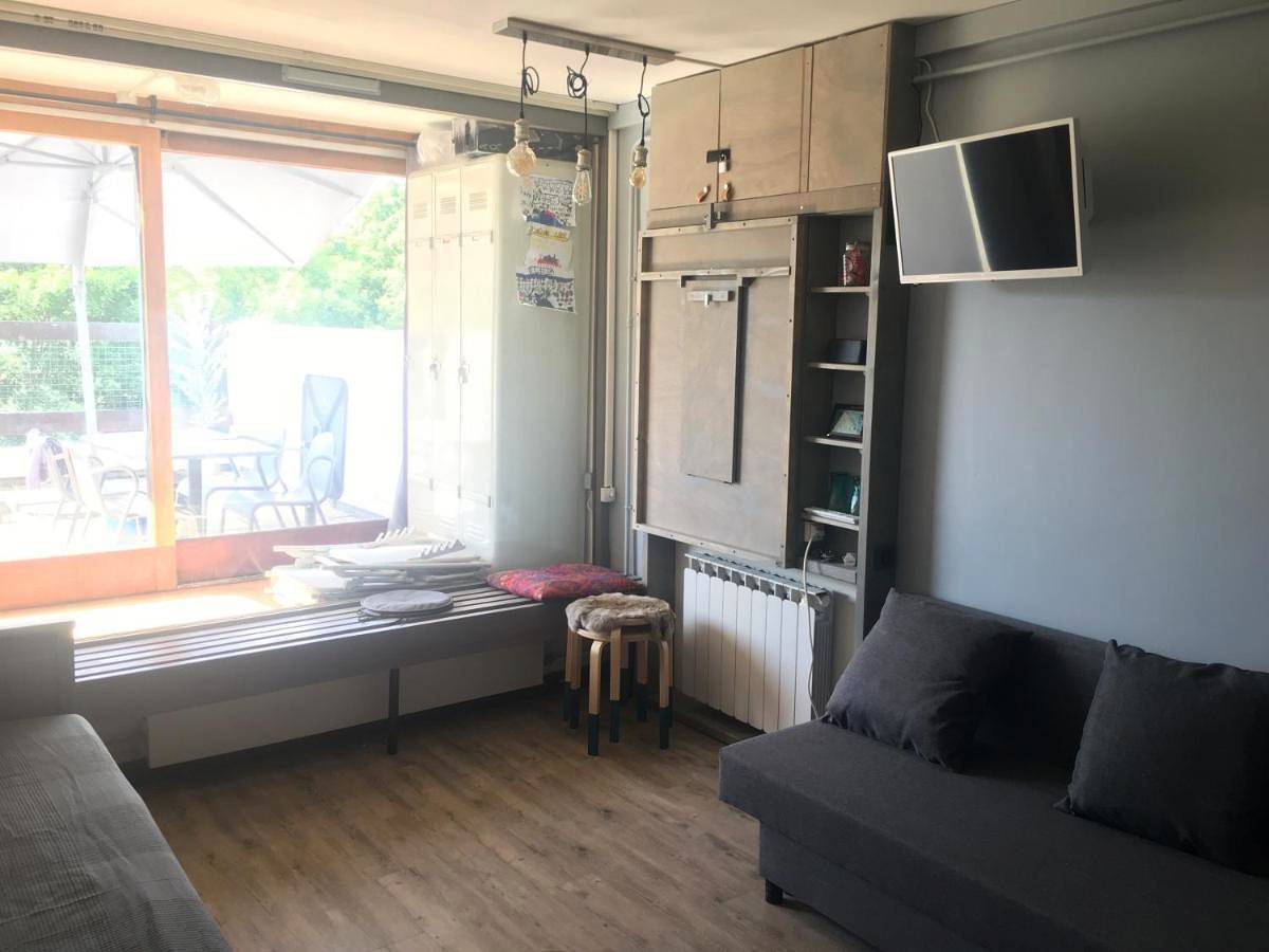 Appartement entier, One-Bedroom Apartment in Murol, Parc naturel régional des Volcans d'Auvergne