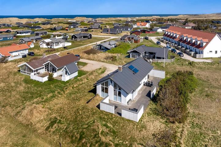Ferienhaus für 6 Personen, mit Whirlpool und Sauna sowie Terrasse in Klitmøller