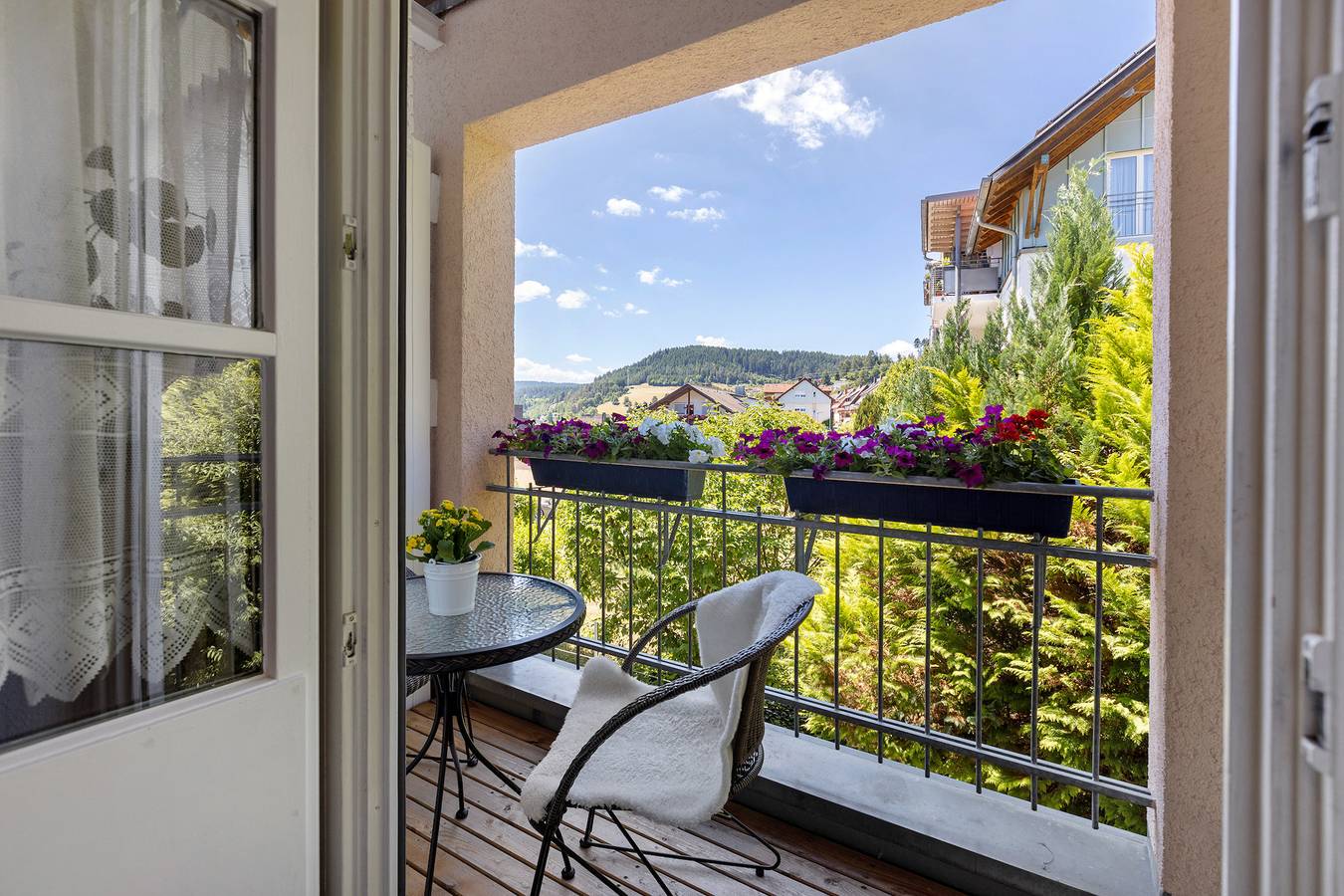 Ganze Wohnung, Ferienappartment B mit Balkon und Wi-Fi in Tennenbronn, Schramberg