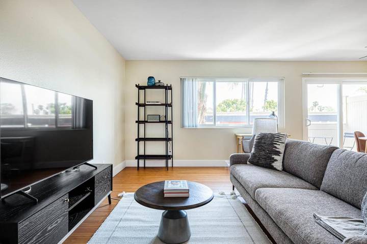 Lägenhet för 2 Personer, med bastu och balkong i Los Angeles